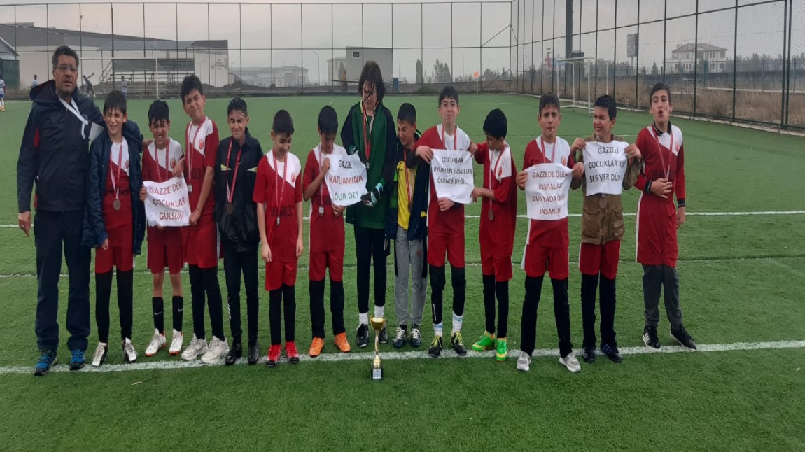 Öğrencilerimiz Futbol Müsabakaları Sonrasında Gazze’yi Unutmadı